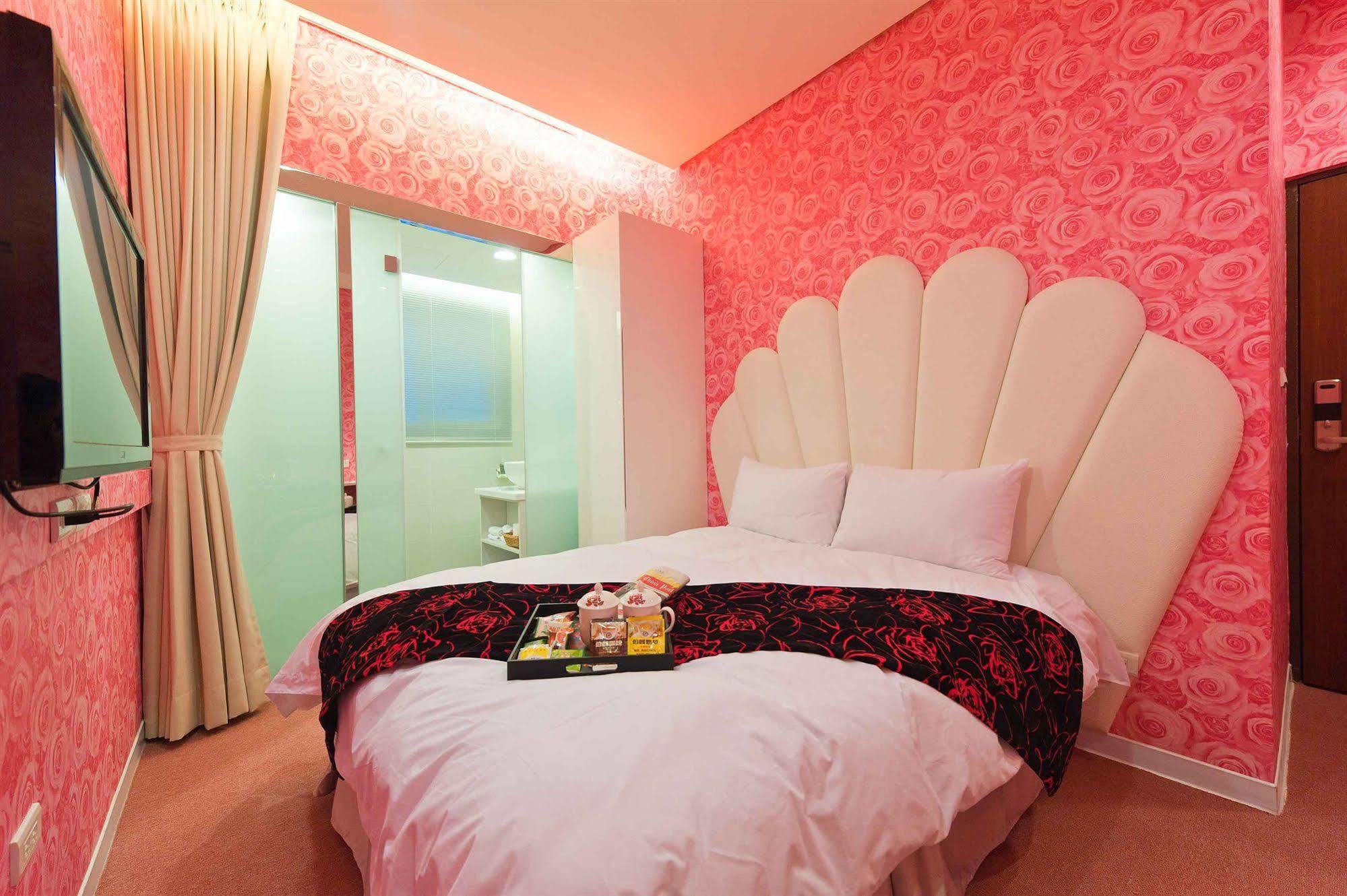 Royal Rose Station Hotel 3*